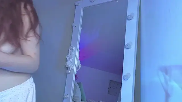 L1ittle_kitty_ live cam on StripChat