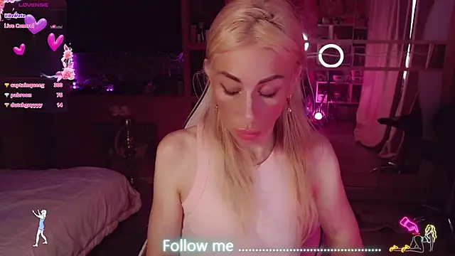 AnnieGOld_ webcam