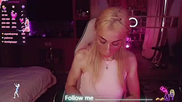 AnnieGOld_ webcam