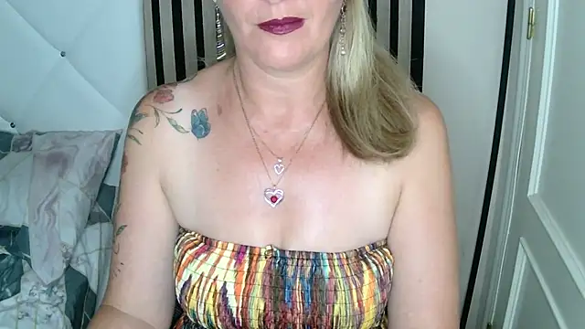 xxNoeliaxx webcam