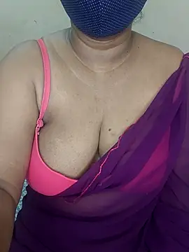 MISS-LOVEV webcam