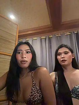 hugecock_tamira webcam