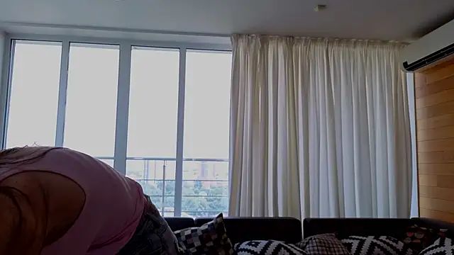 AliciaBrooks webcam
