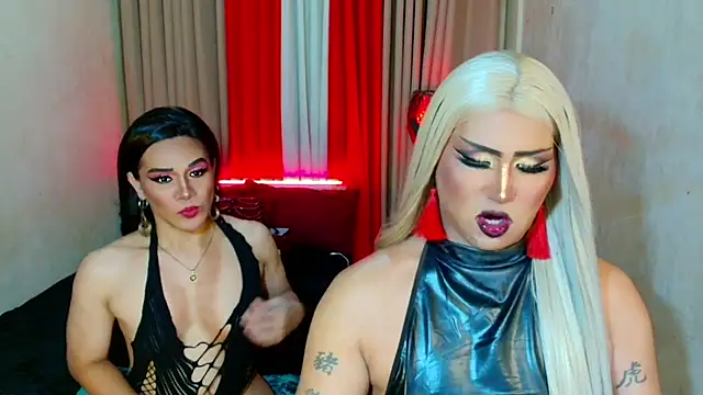 Playful_Top_Shemale webcam