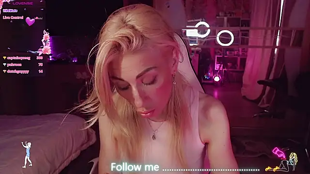 AnnieGOld_ webcam
