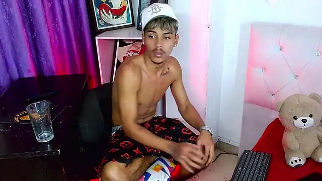 Angel_foxc13 live now