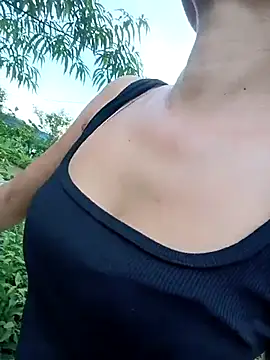 Linda-yiyi webcam