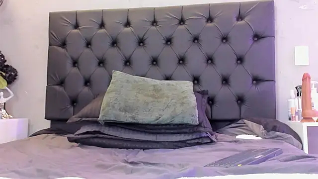 naomi__blair live sex cam