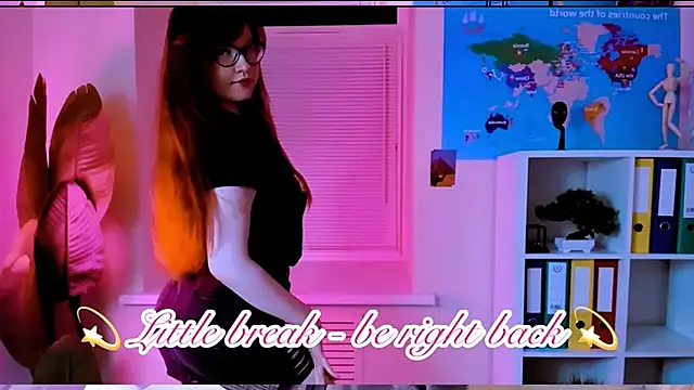 CarolGiggly webcam