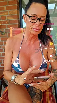 Misses-Cougar webcam