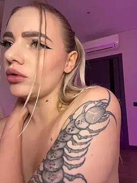 HugeBoobsAlice Live Web Cam Show