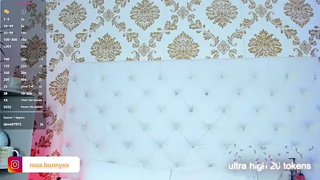 pinky__bunny live cam on StripChat