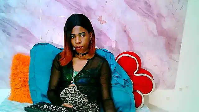 EbonySweetPeach webcam