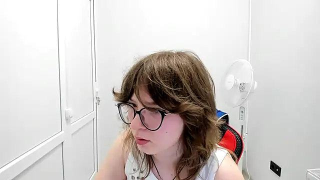 HachiYume live cam on StripChat