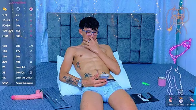 NicolasTorrez Live Web Cam Show