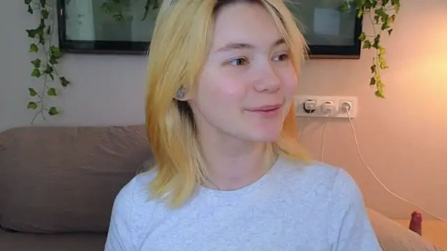 Emily_Miu webcam
