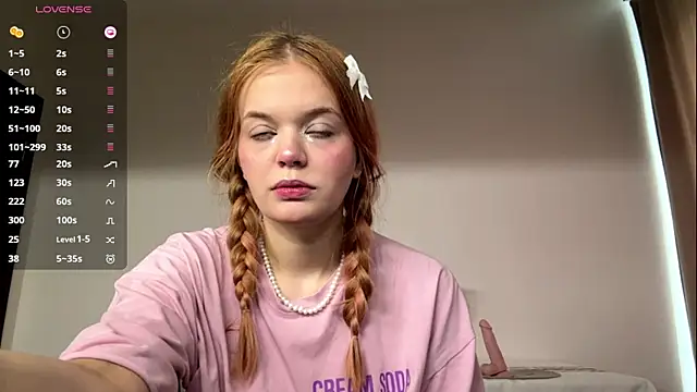 ellyclacher webcam