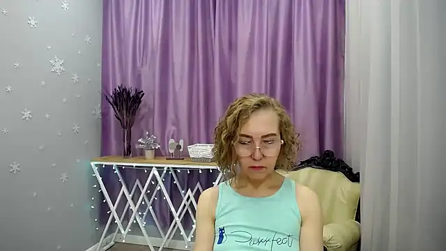 queen_a_n_i webcam