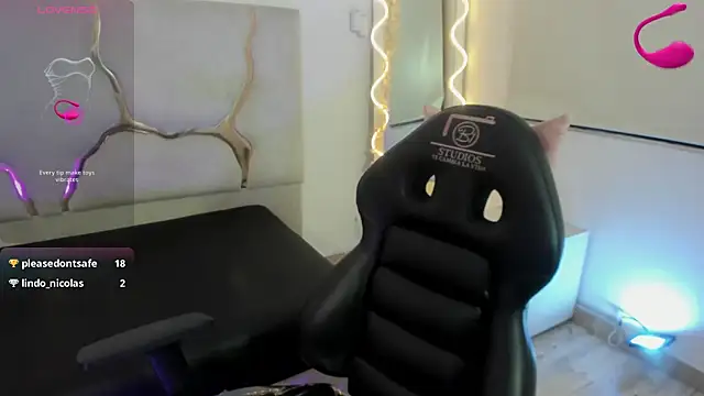 Laulin_tay webcam