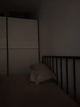 TopsyWilde webcam