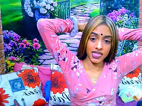 IndianPretty14u2Luv webcam