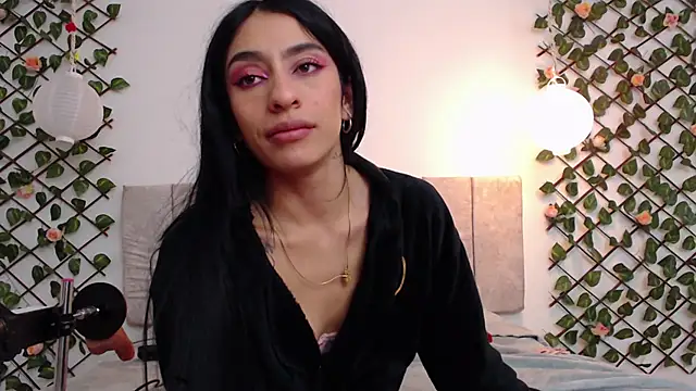 Lucyanajoi webcam