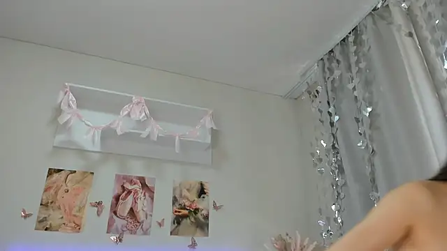 Milly_Lane webcam