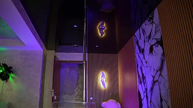 LisaAkira Live Web Cam Show