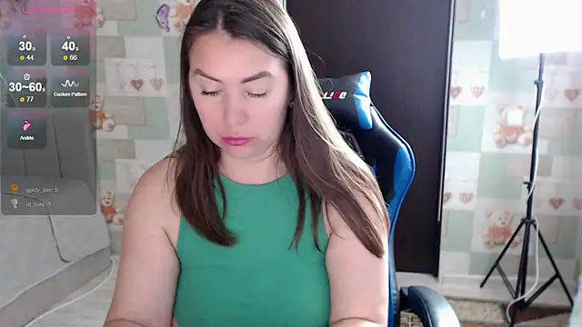 Korolek12 Live Web Cam Show