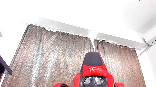 EmmaStward live cam on StripChat