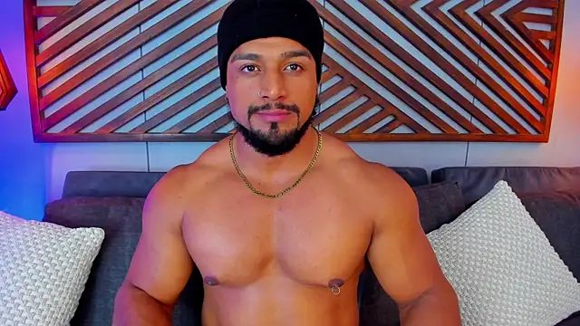 MikeEstevess live cam on StripChat