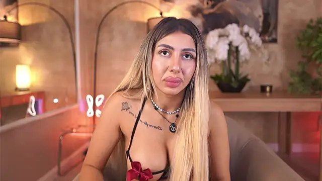 LucyyRosse webcam