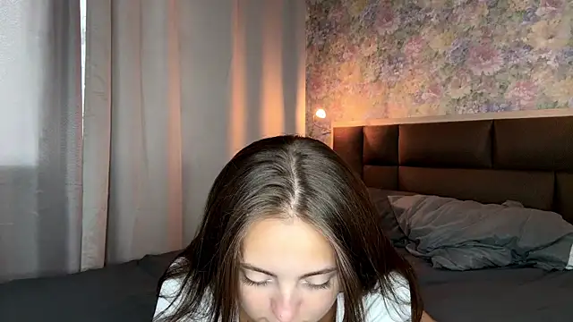 LoraDavi live cam on StripChat