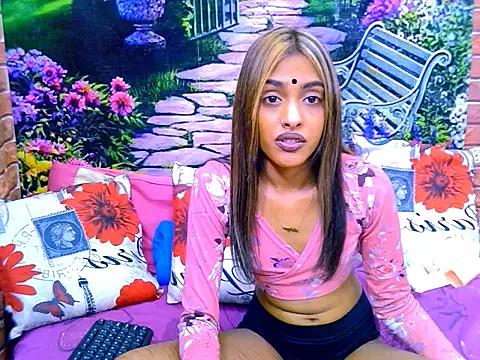 IndianPretty14u2Luv webcam