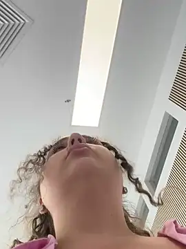 CurlyMaddie live now