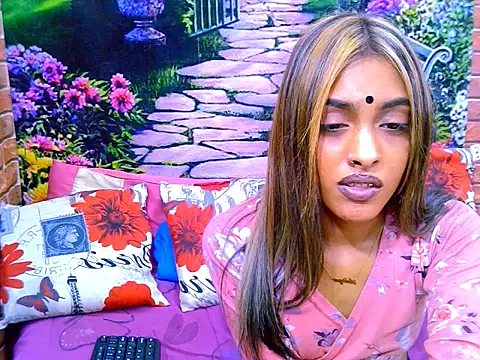 IndianPretty14u2Luv webcam