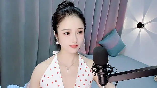 Momo-Wow webcam