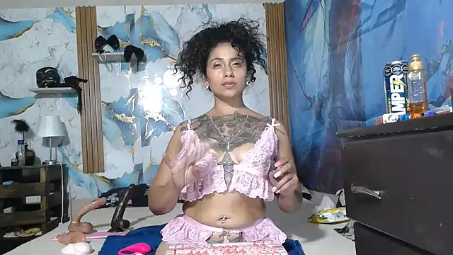 CataleyaRosee webcam