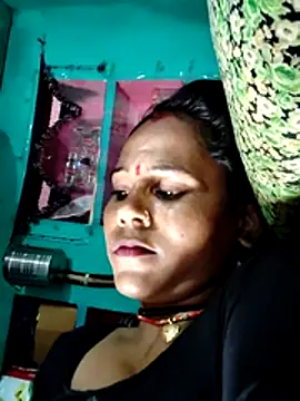 Pooja750 webcam