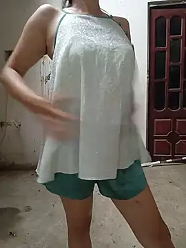 Linda-yiyi webcam