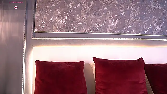 MiaKay1 webcam