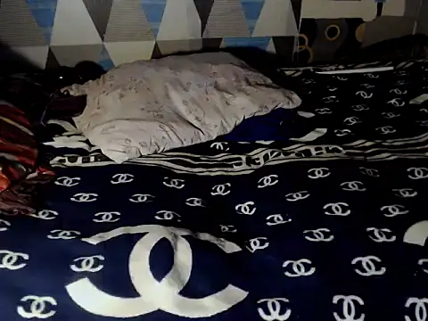Trish_CurveCock webcam