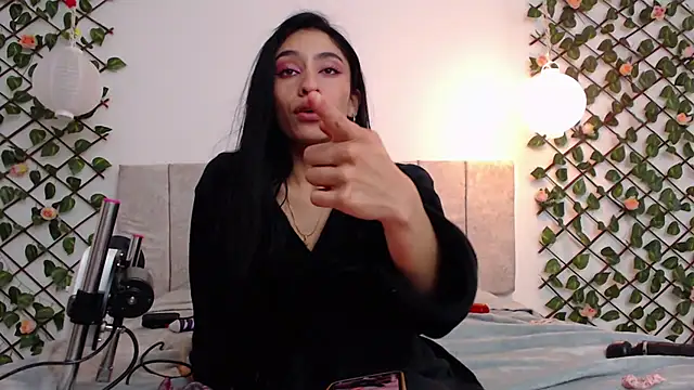 Lucyanajoi webcam