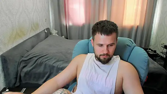 Vladik_b Live Web Cam Show