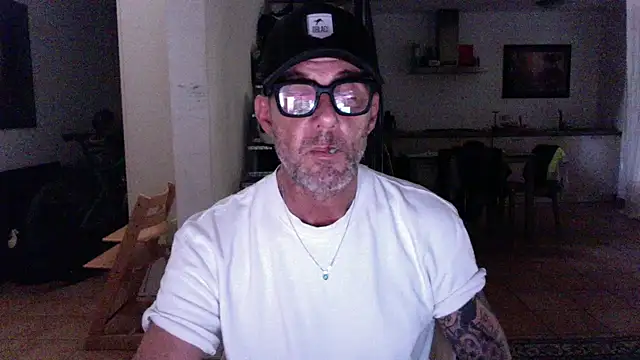 love_save_the_world Live Web Cam Show