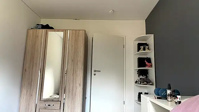 SpanishRooter webcam