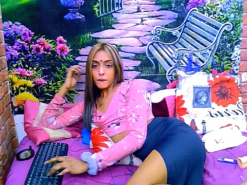 IndianPretty14u2Luv webcam
