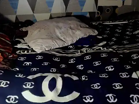 Trish_CurveCock webcam