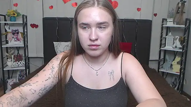 LauraHlot webcam