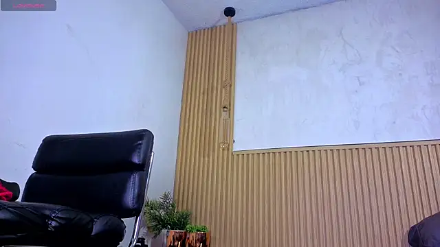 maxmuscle10 webcam